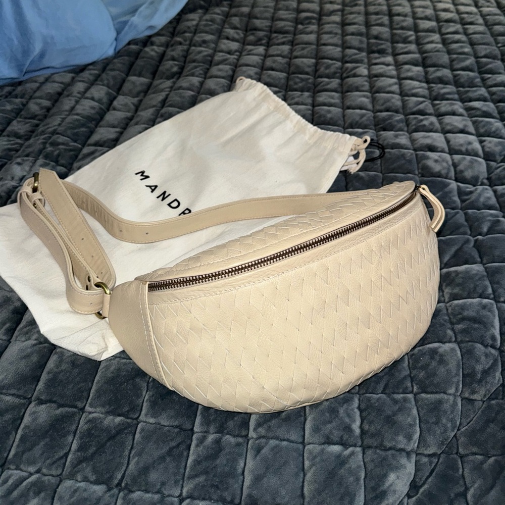 Mandrn Woven Atlas in Bone
